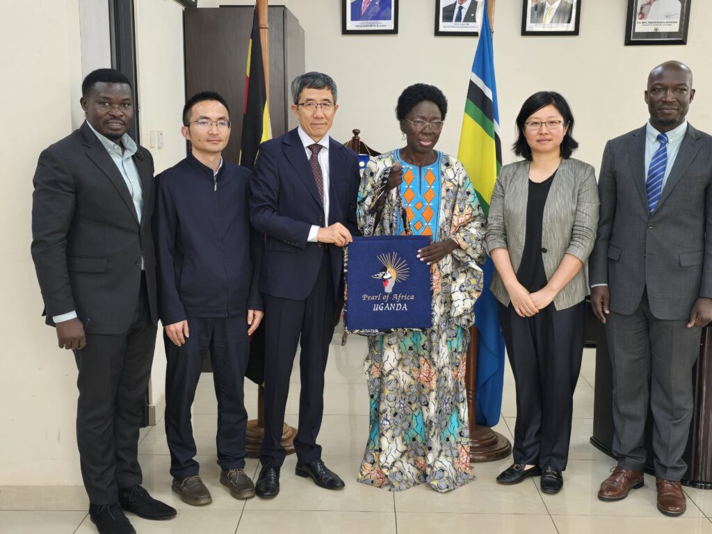 H.E Prof. Li Xiaoyun, Head of visitng delegation with Rt. Hon. Rebecca Alitwala Kadaga, First Deputy Prime Minister, Minister for East African Community Affairs and Patron BCD, as part of the delegation’s four-day working visit to Uganda.