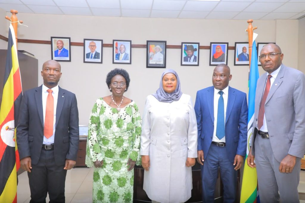 Rt. Hon. Rebecca Kadaga (R) and Rt. Hon. Rukia Isanga Nakadama (L), alongside Mr. Mulumba Davidson Kasajja (Governor), Dr. Mula Anthony (DG), and Mr. Patrick Kayemba during a Busoga Consortium meeting. 